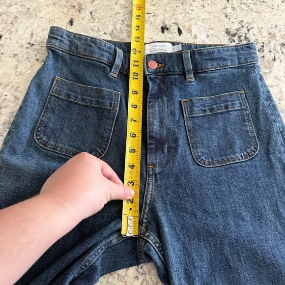 & Other Stories High Rise Flare Patch Pocket Jeans Medium Wash Size 29 - Picture 10 of 16